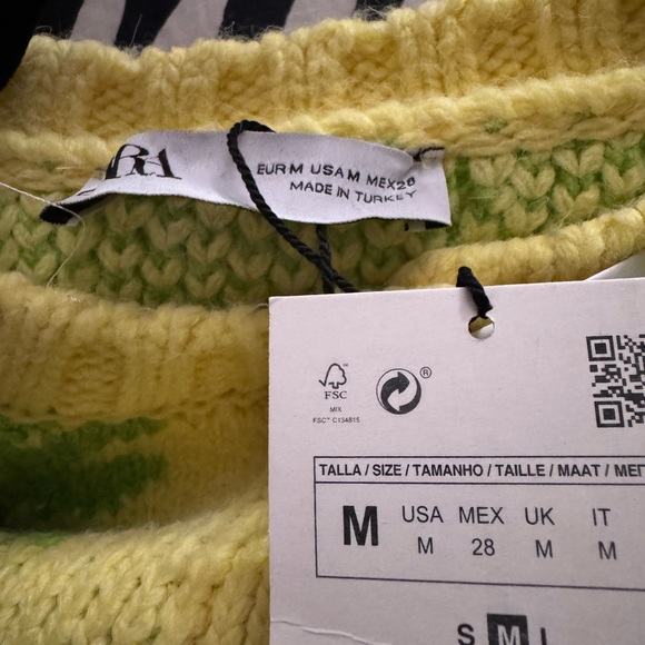 Zara Yellow and Green Floral Knit Cardigan - Picture 4 of 4